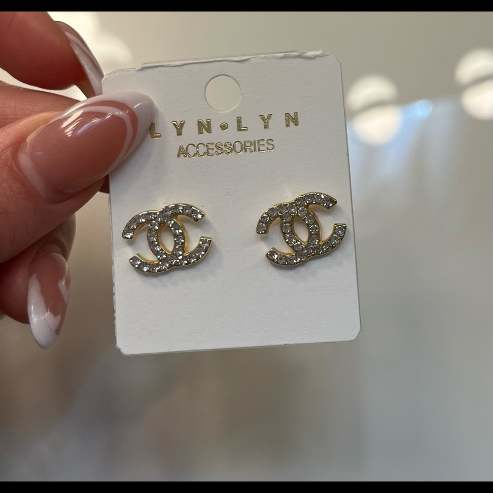 Gold earings
